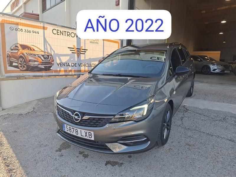 Usado Opel Astra Business Elegance 145 CV (106 kW) 2021 Gris / plata Familiar
