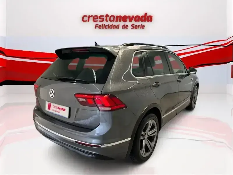 Usado VW Tiguan R-line 150 CV (110 kW) 2019 Gris SUV