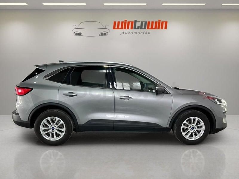 Usado Ford Kuga Titanium 120 CV (88 kW) 2021 Gris / plata SUV