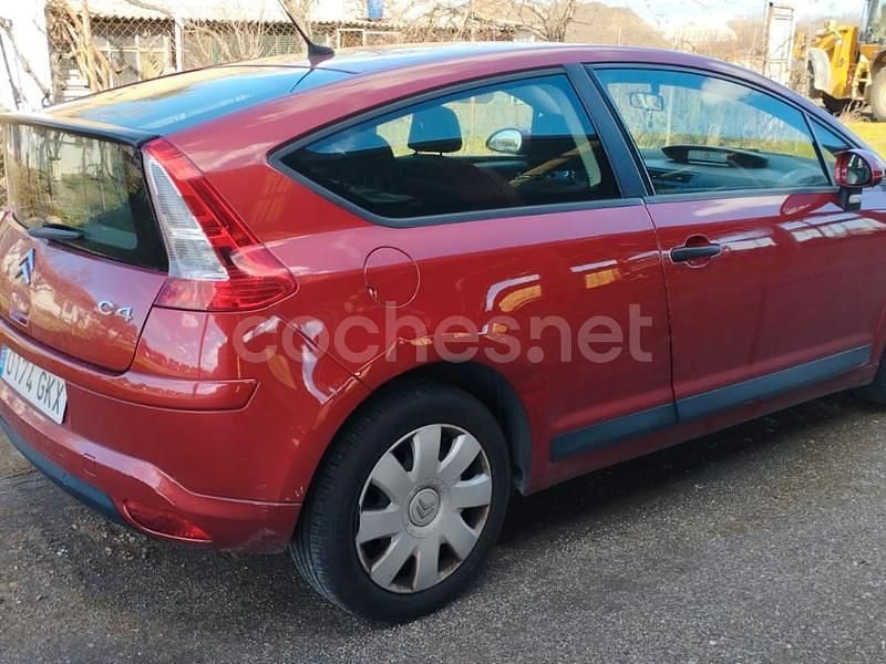 Usado Citroën C4 120 CV (88 kW) 2009 Granate Berlina