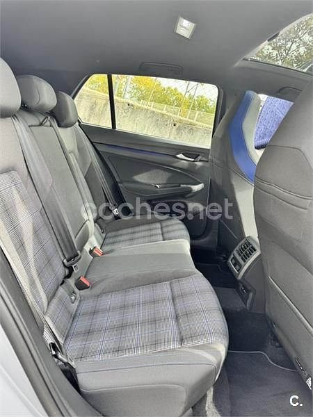 Usado VW Golf VIII GTE 245 CV (180 kW) 2021 Gris / plata Berlina