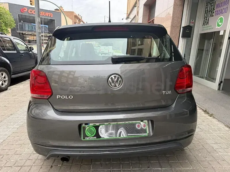 Usado VW Polo Sport 90 CV (66 kW) 2014 Gris / plata Berlina