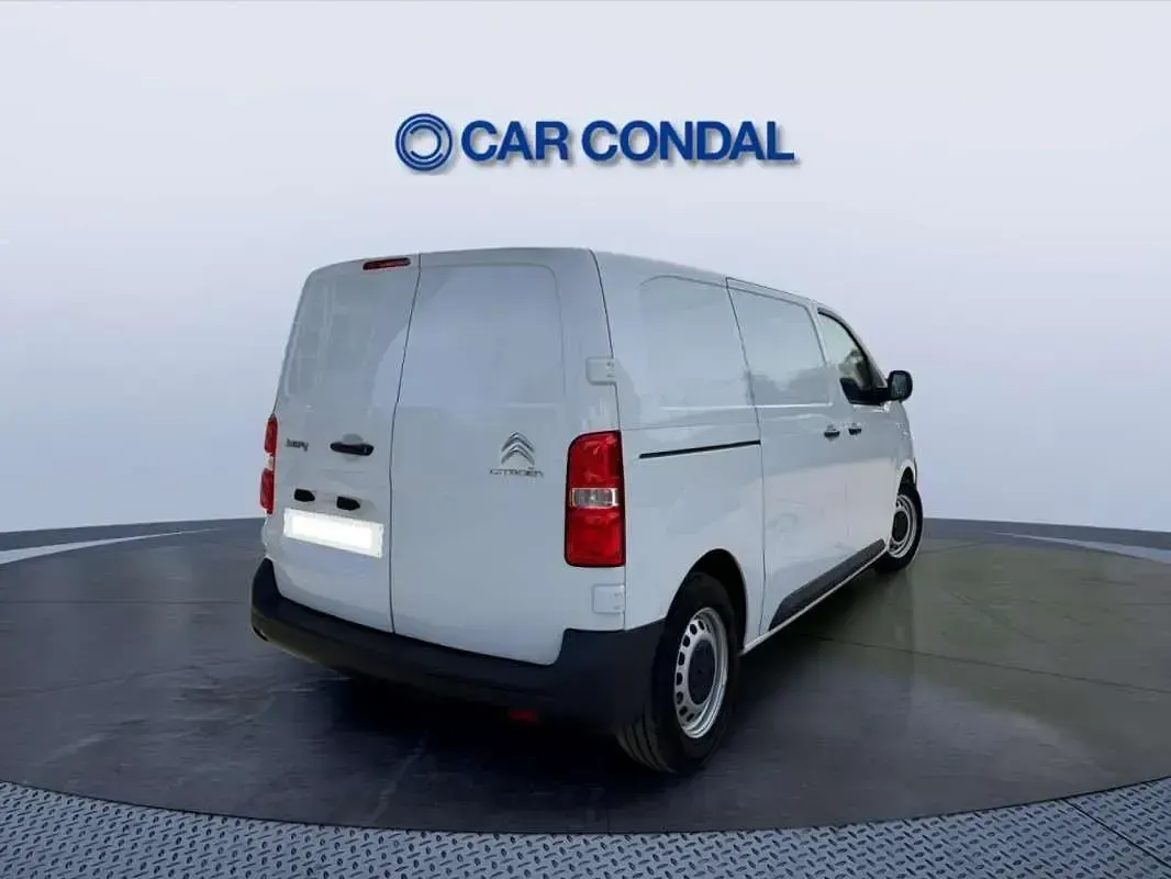 Usado Citroën Jumpy 120 CV (88 kW) 2024 Blanco Monovolumen