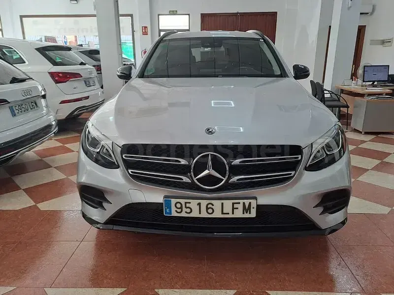 Usado Mercedes GLC220 194 CV (142 kW) 2020 Gris / plata SUV