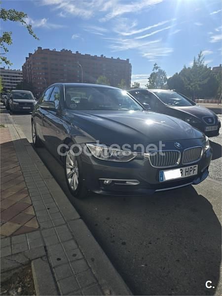 Usado BMW 320 Sport Line 184 CV (135 kW) 2013 Gris / plata Berlina