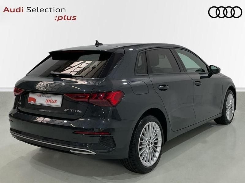 Usado Audi A3 e-tron Advanced Plus 204 CV (150 kW) 2021 Gris Utilitario