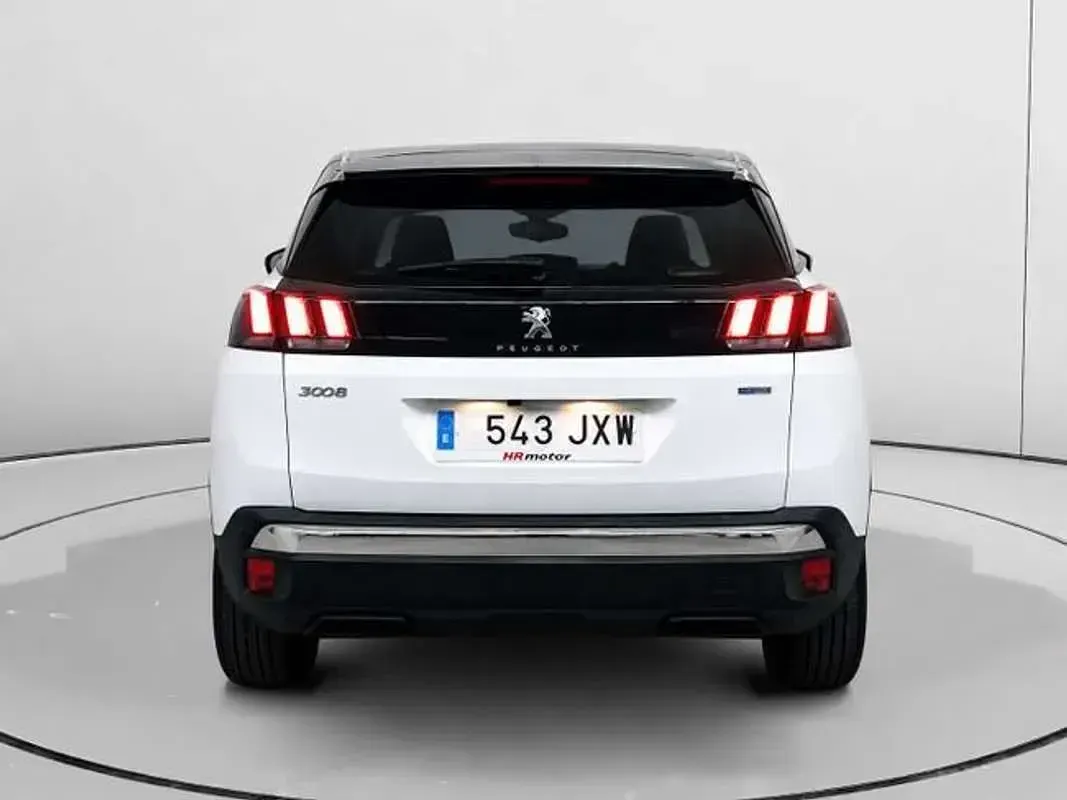 Usado Peugeot 3008 Allure 131 CV (96 kW) 2017 Blanco SUV