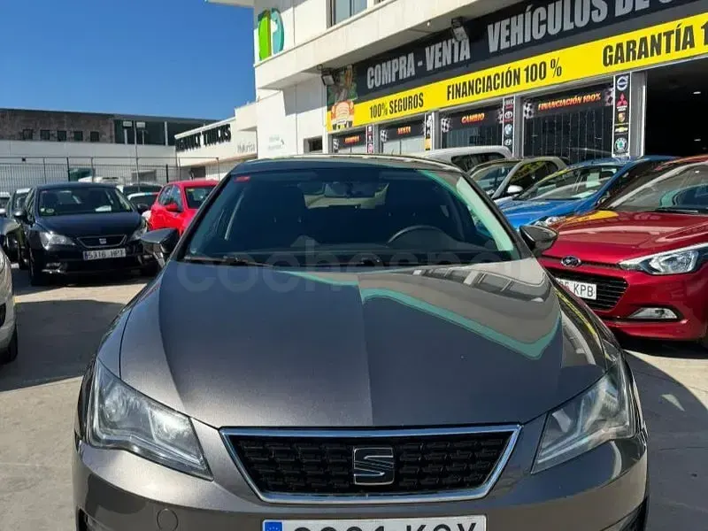 Usado Seat Leon Reference 110 CV (80 kW) 2017 Beige Berlina