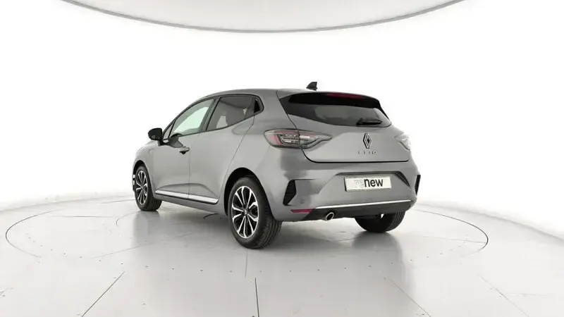 Usado Renault Clio V Techno 100 CV (73 kW) 2025 Gris Berlina