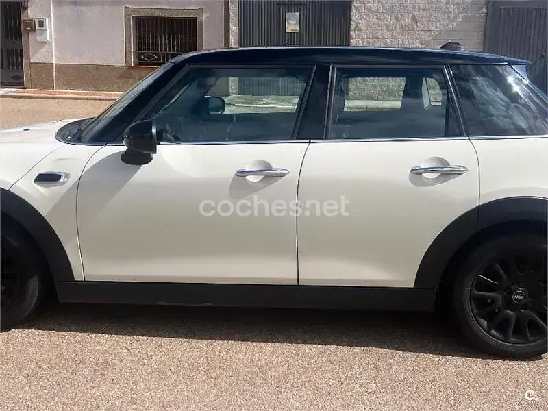 Usado Mini Cooper D 116 CV (85 kW) 2019 Blanco Utilitario