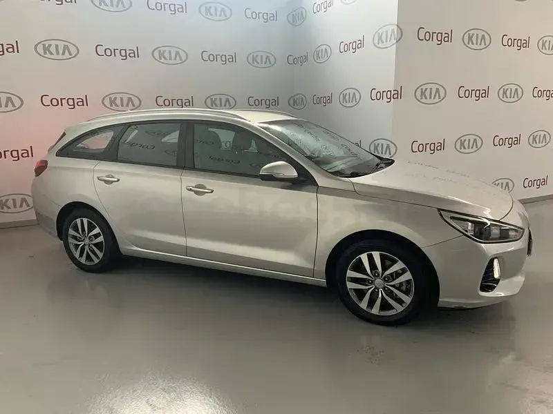 Usado Hyundai i30 GO! 110 CV (80 kW) 2018 Gris Familiar