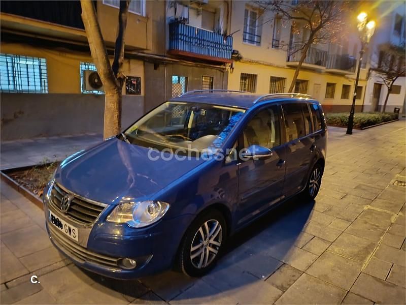 Azul Usado 2010 VW Touran Advance Monovolumen | 8000 € (Buen precio) - Imagen 1/4