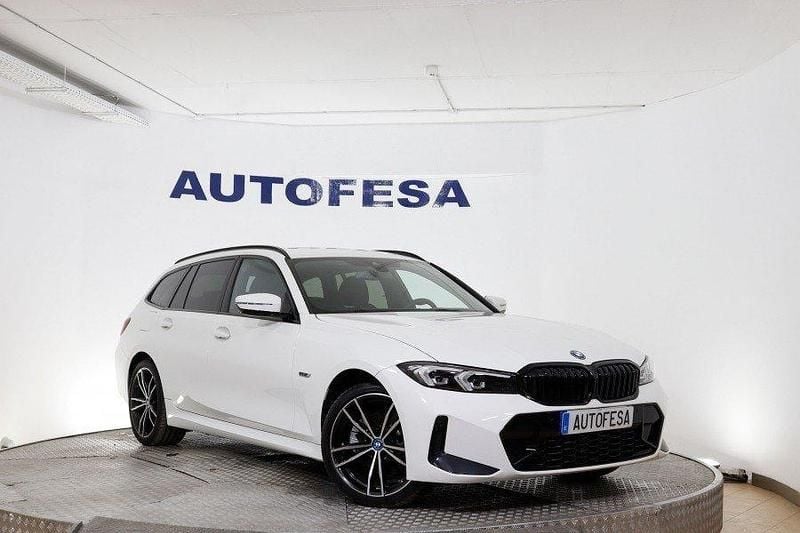 Usado BMW 320e M Sport 204 CV (150 kW) 2023 Blanco Familiar