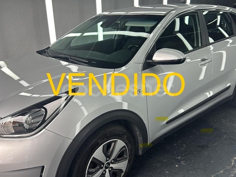 Gris / plata Usado 2017 Kia Niro SUV | 10.900 € (Un poco caro) - Imagen 1/4
