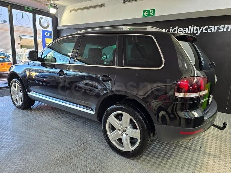 Usado VW Touareg Individual 240 CV (176 kW) 2008 Gris / plata SUV