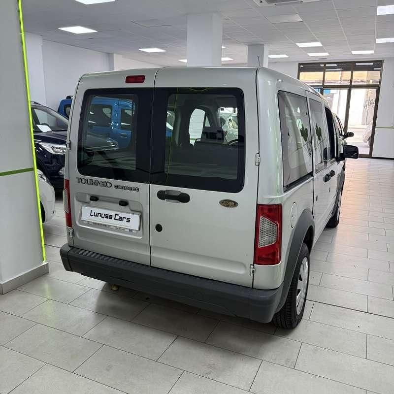 Usado Ford Tourneo 90 CV (66 kW) 2012 Plateado Familiar