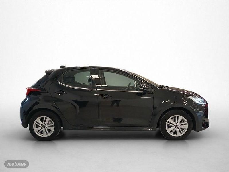 Usado Mazda 2 Comfort 116 CV (85 kW) 2022 Negro Berlina