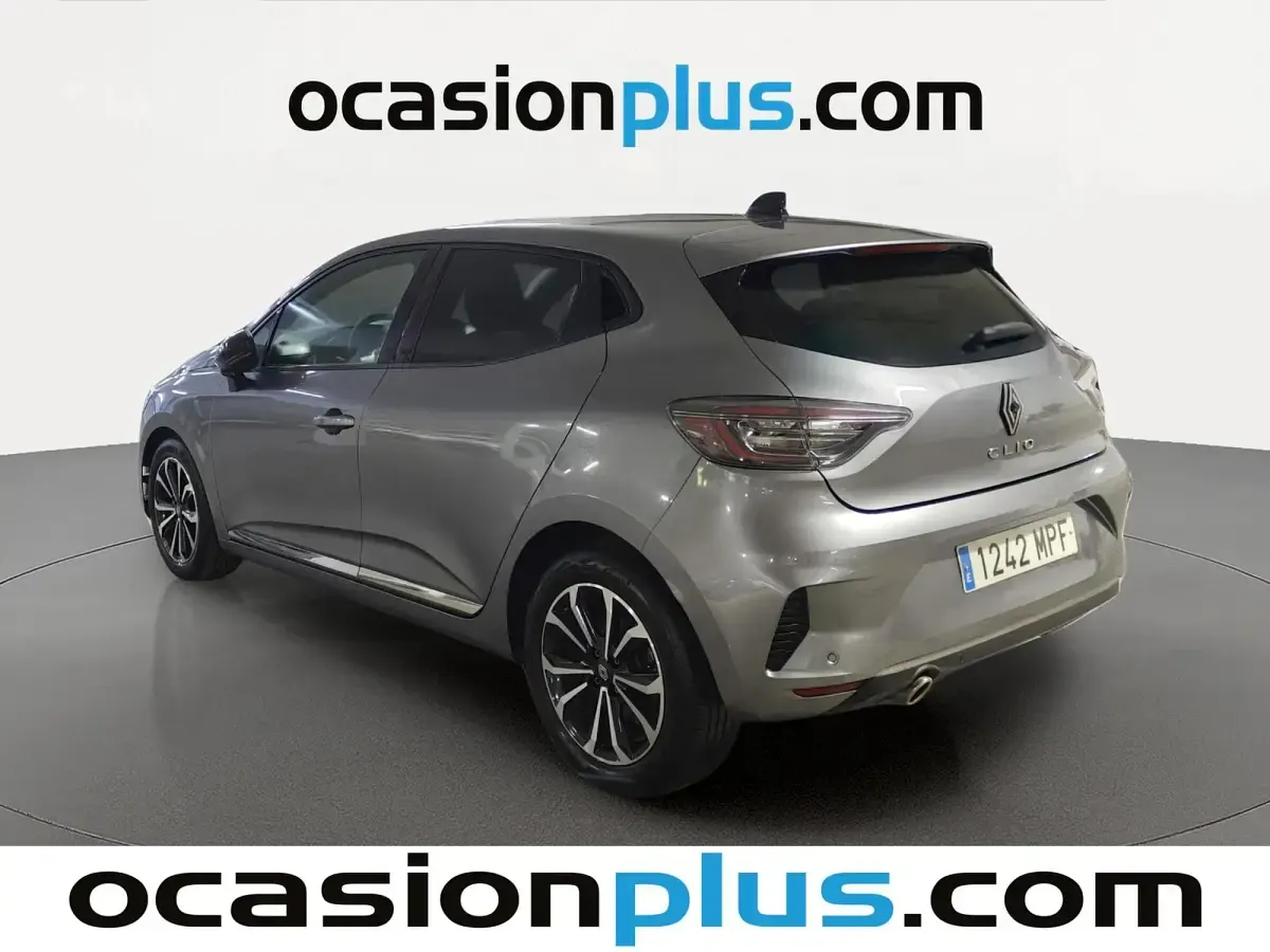 Usado Renault Clio Techno 91 CV (66 kW) 2024 Gris Utilitario
