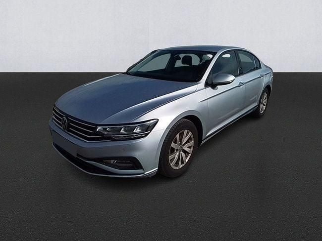 Usado VW Passat 122 CV (89 kW) 2021 Gris Berlina