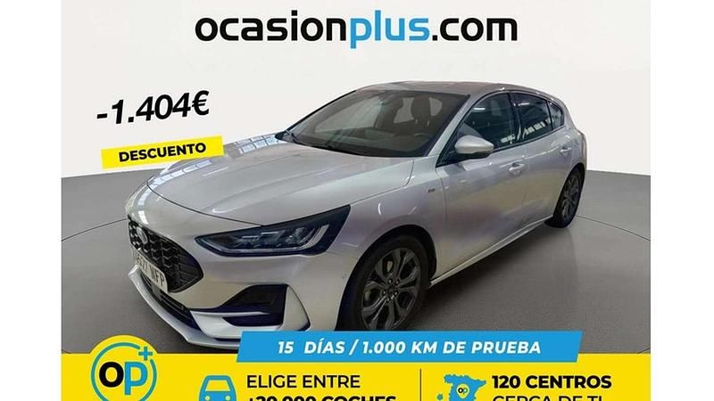 Usado Ford Focus ST-Line X 125 CV (91 kW) 2023 Plateado Utilitario