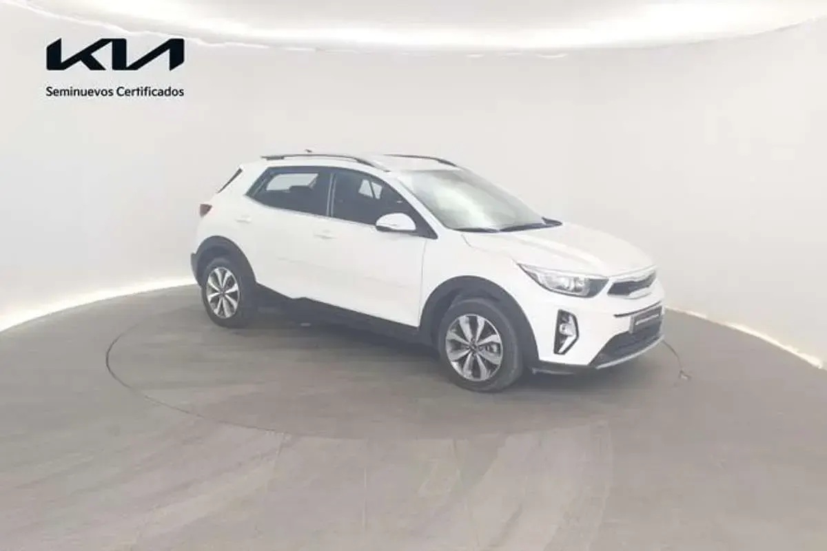 Nuevo Kia Stonic 101 CV (74 kW) 2025 Blanco SUV