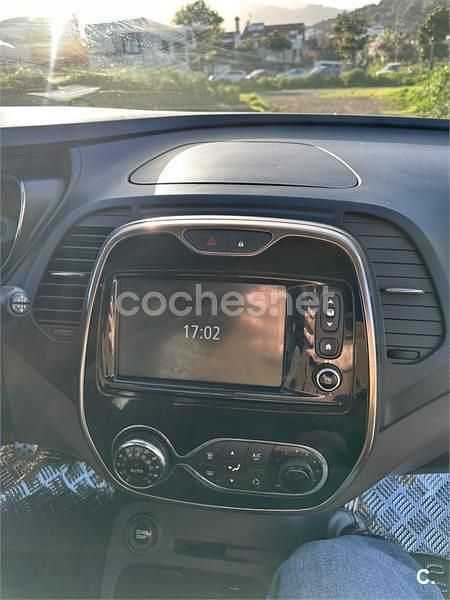 Usado Renault Captur Intens 90 CV (66 kW) 2016 Marrón SUV