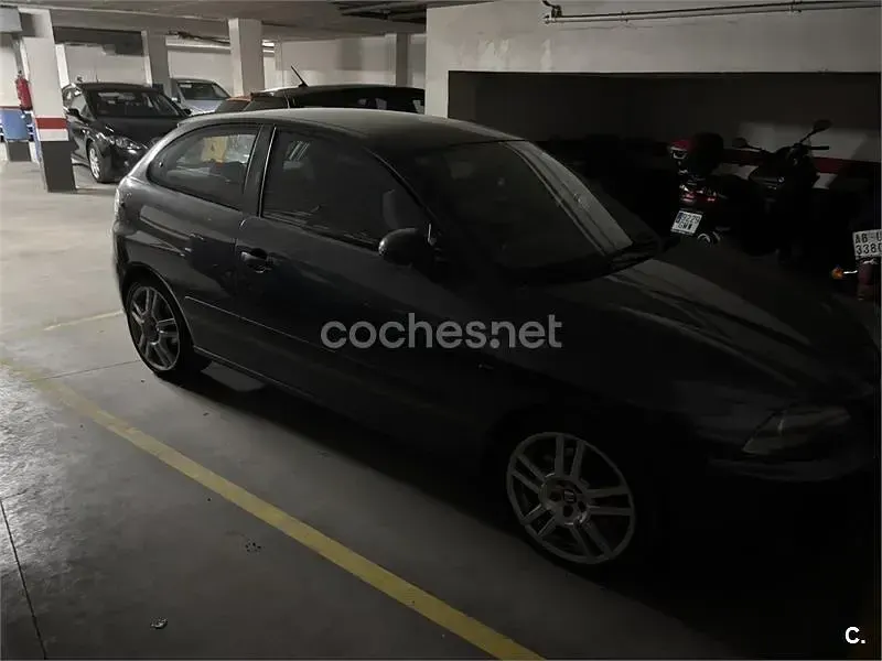 Usado Seat Ibiza CUPRA 180 CV (132 kW) 2007 Negro Utilitario