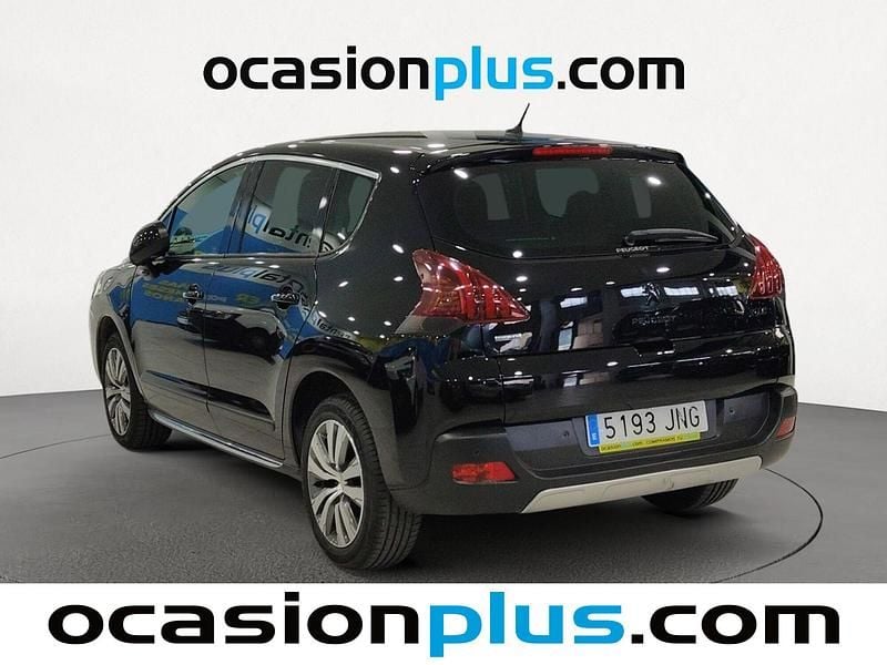 Usado Peugeot 3008 Style 120 CV (88 kW) 2016 Negro Berlina