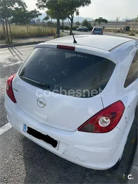 Usado Opel Corsa 85 CV (62 kW) 2010 Blanco Utilitario
