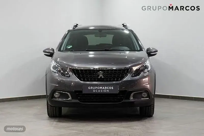 Usado Peugeot 2008 Style 82 CV (60 kW) 2019 Gris SUV