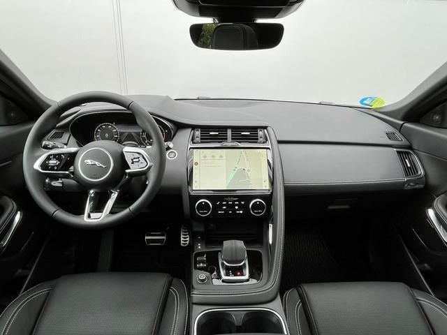 Usado Jaguar E-Pace R-Dynamic 163 CV (119 kW) 2024 Gris SUV