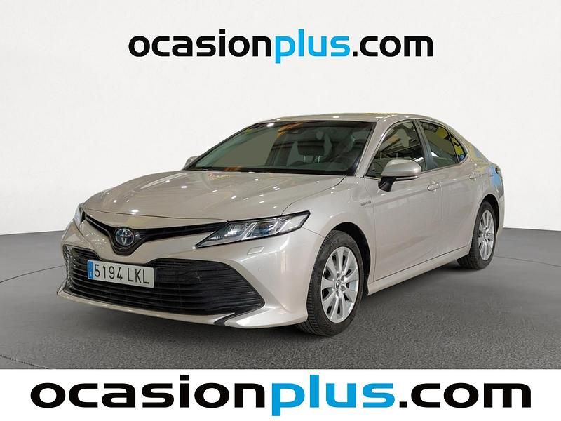 Marrón Usado 2020 Toyota Camry Business Edition Berlina | 25.355 € (Precio justo) - Imagen 1/4
