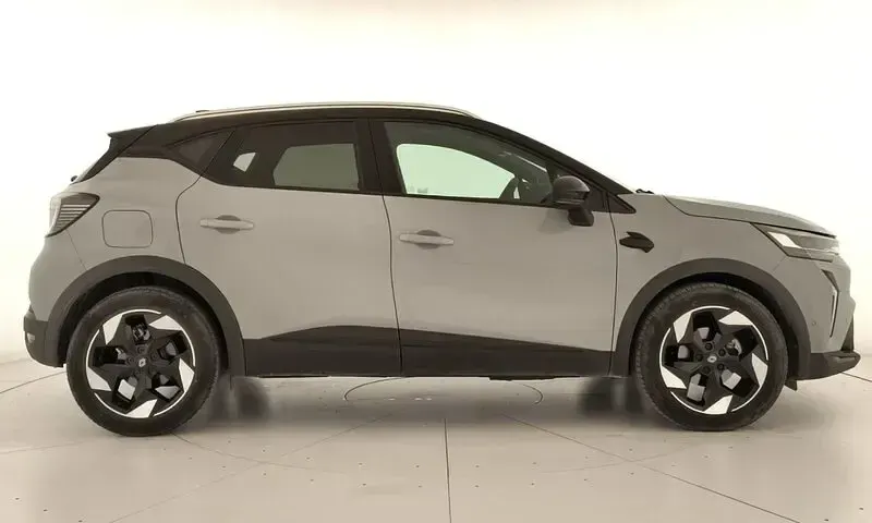 Usado Renault Captur Techno 100 CV (73 kW) 2025 Gris SUV