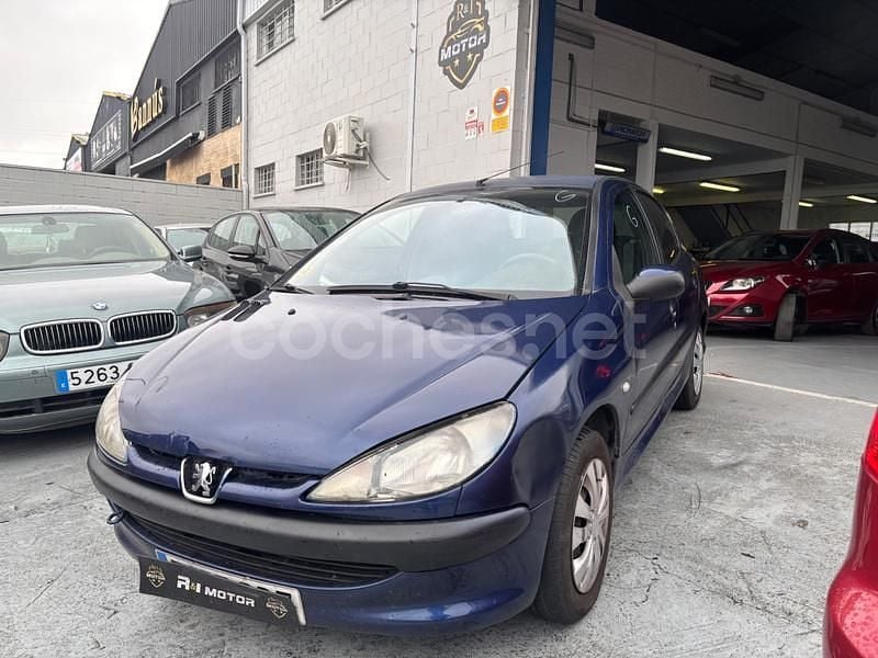 Usado Peugeot 206 75 CV (55 kW) 2002 Azul Berlina