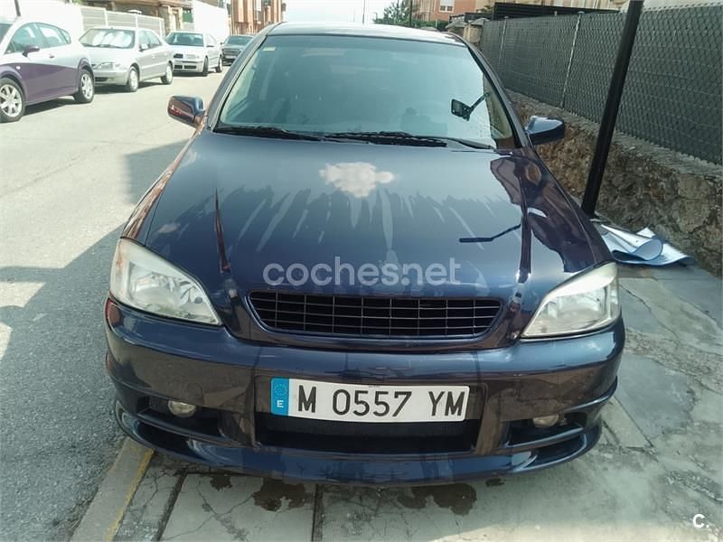 Usado Opel Astra Sportive 136 CV (100 kW) 1999 Azul Berlina