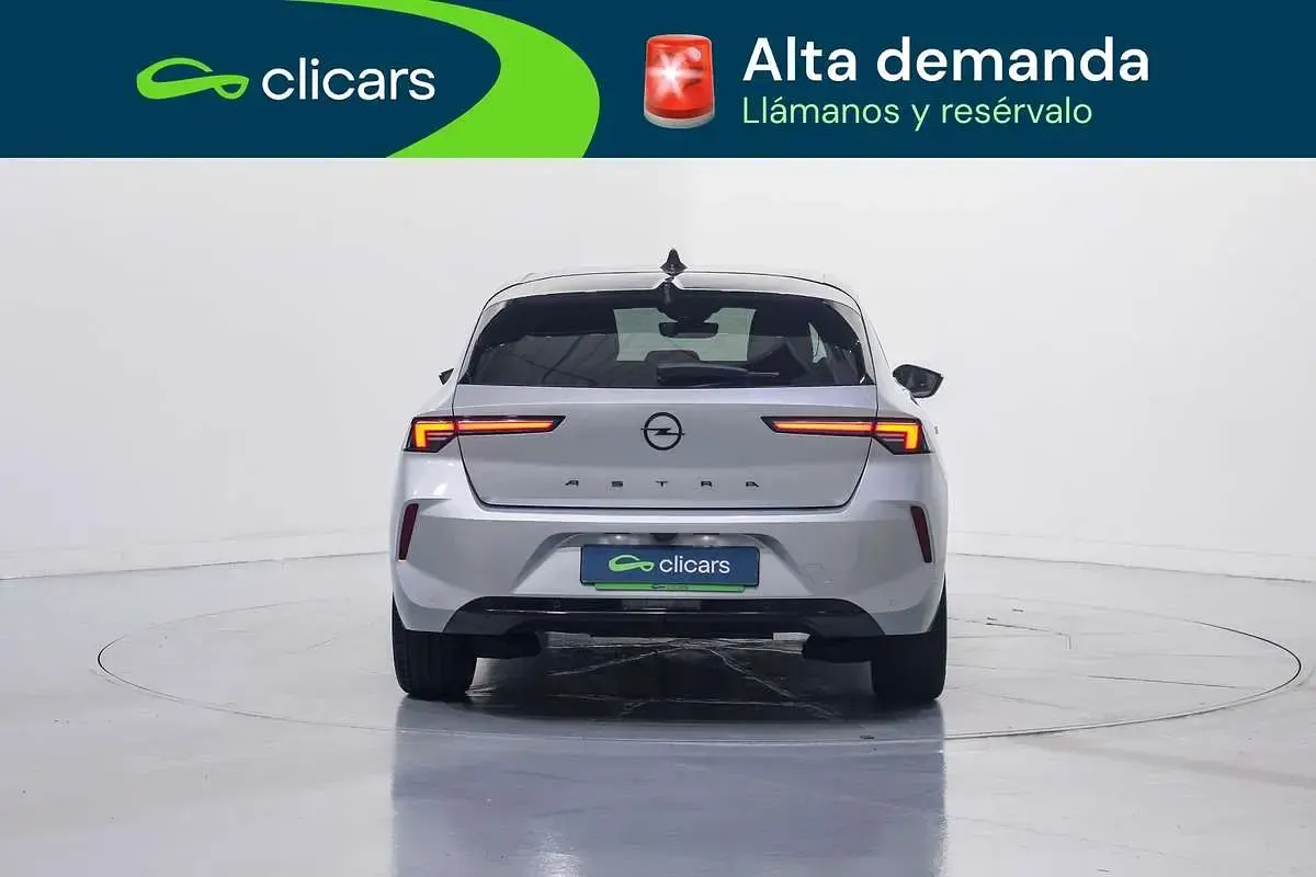 Usado Opel Astra S 131 CV (96 kW) 2023 Plateado Utilitario
