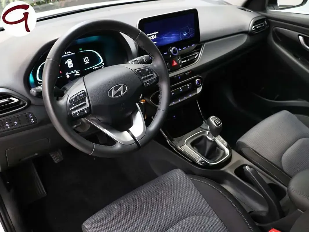Usado Hyundai i30 101 CV (74 kW) 2025 Blanco Utilitario