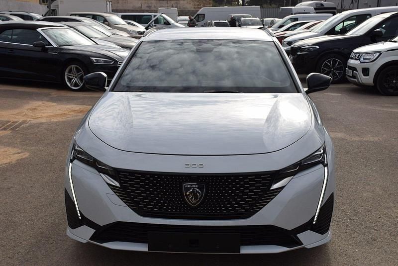 Usado Peugeot 308 SW GT 130 CV (95 kW) 2024 Blanco Familiar