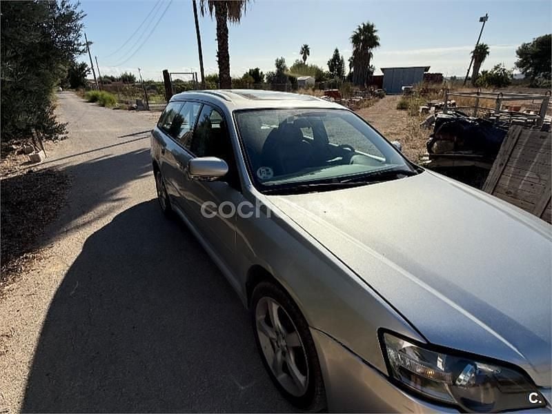 Usado Subaru Outback 156 CV (114 kW) 2004 Gris / plata Familiar