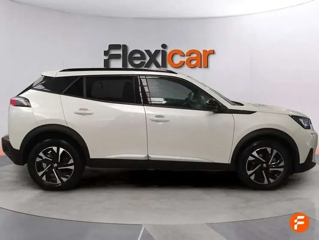 Usado Peugeot 2008 Allure 131 CV (96 kW) 2023 Blanco SUV