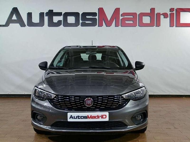 Usado Fiat Tipo Lounge 120 CV (88 kW) 2018 Gris Berlina