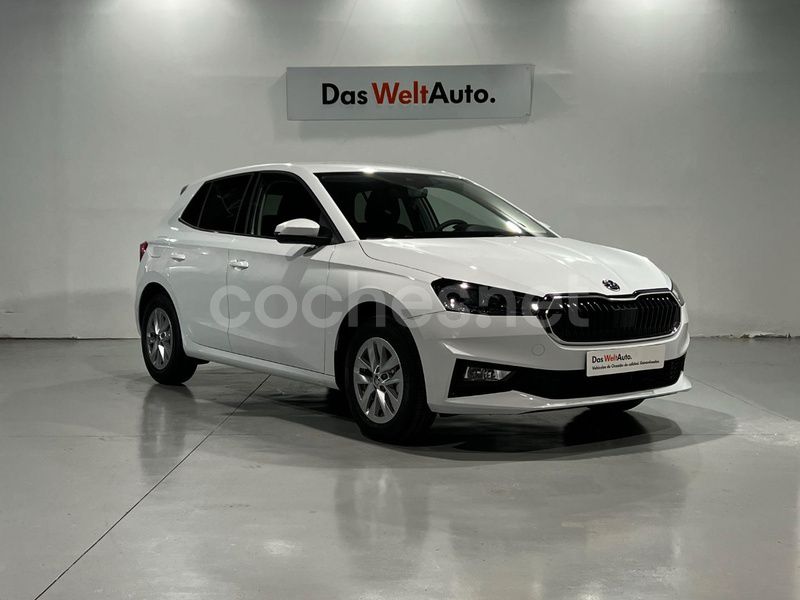 Blanco Usado 2024 Skoda Fabia Ambition Utilitario | 17.500 € (Precio justo) - Imagen 1/4