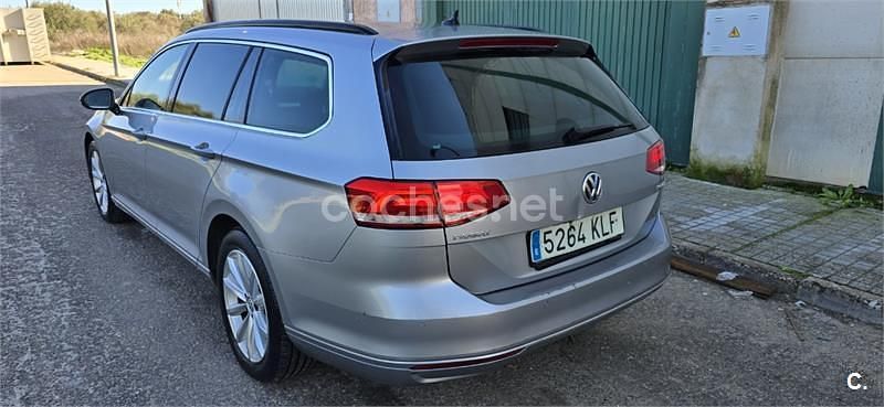 Usado VW Passat Advance 150 CV (110 kW) 2018 Gris / plata Familiar