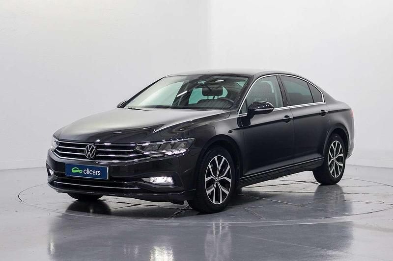 Gris Usado 2021 VW Passat Executive Berlina | 19.090 € (Buen precio) - Imagen 1/4