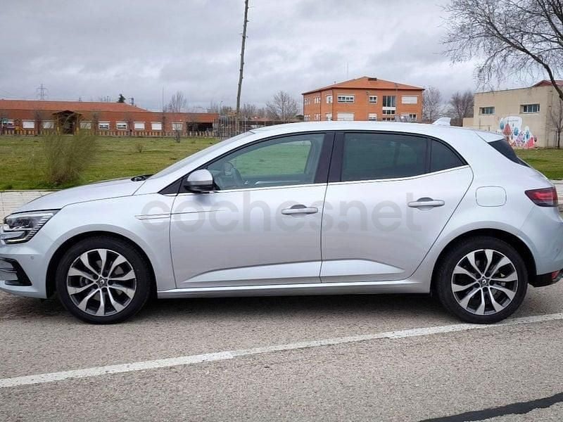 Usado Renault Mégane Zen 160 CV (117 kW) 2021 Gris / plata Berlina