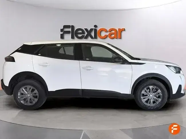 Usado Peugeot 2008 Active 110 CV (80 kW) 2022 Blanco SUV