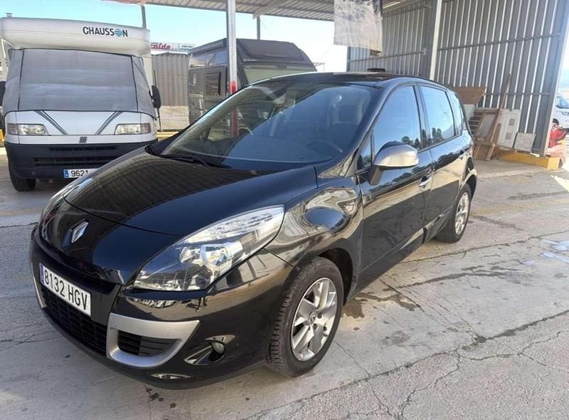 Usado Renault Grand Scénic III 110 CV (80 kW) 2013 Negro Monovolumen