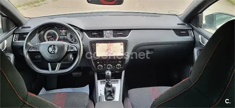 Usado Skoda Octavia Ambition 150 CV (110 kW) 2020 Blanco Familiar
