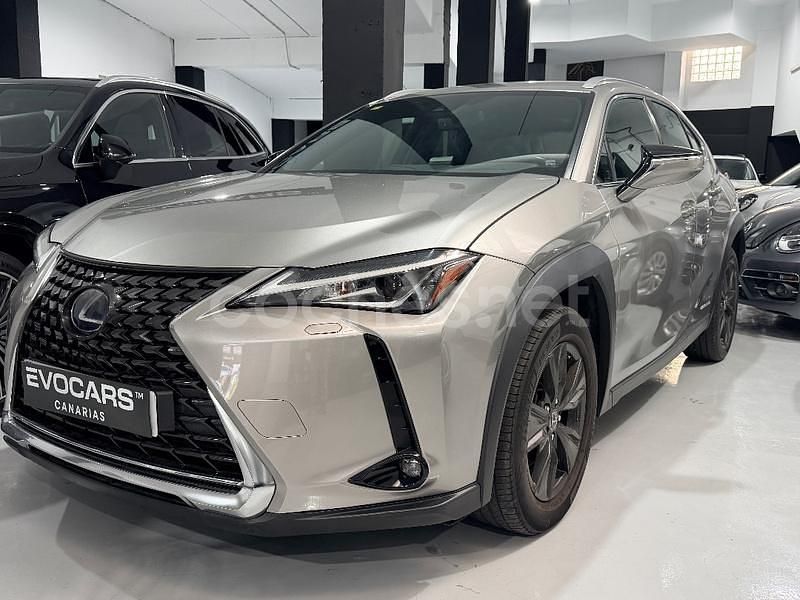 Usado Lexus UX Business Edition 184 CV (135 kW) 2019 Gris / plata SUV