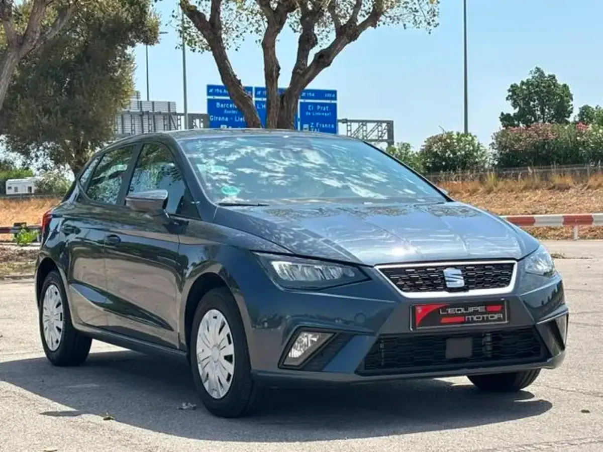 Usado Seat Ibiza Style 95 CV (69 kW) 2024 Gris / plata Utilitario